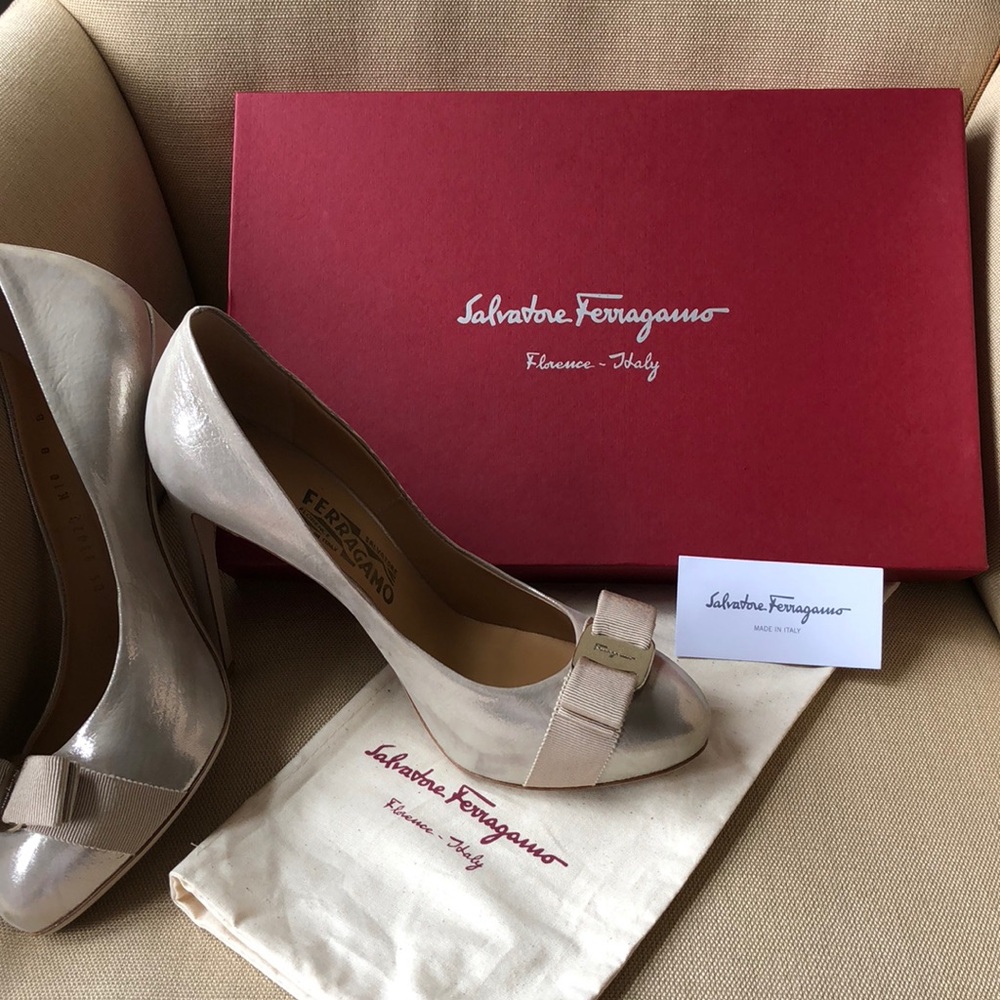 *Brand New* Salvatore Ferragamo pumps Size8B